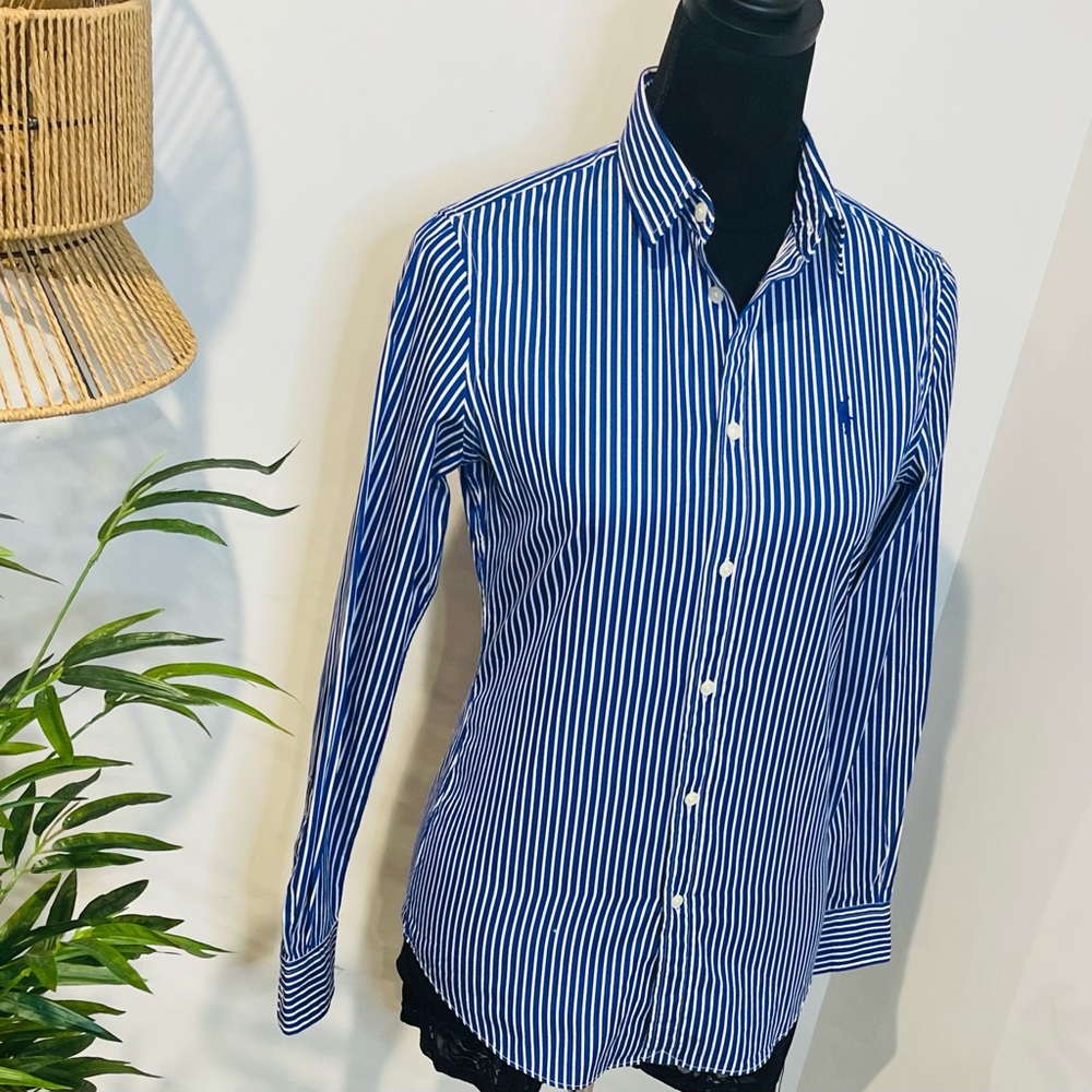 Womens Ralph Lauren dress shirt in a size 4